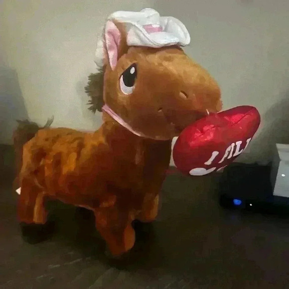 Dancing and Singing Horse - Picture 1 of 3